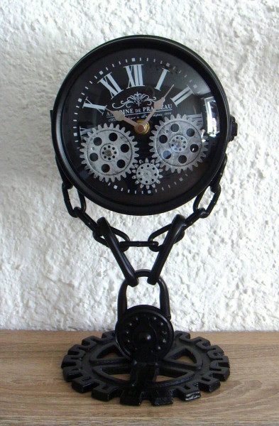 Tischuhr im Industrial / Steam-Punk-Style, mit beweglichen Zahnrädern von Gilde