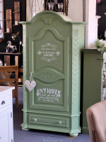 Vorschau: Upcycling-Kleiderschrank-06-2024-Grün VINTAGE LIVING Vorschau: Upcycling-Kleiderschrank-06-2024-Grün VINTAGE LIVING