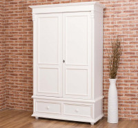 Landhaus-Kleiderschrank PS105 von Antik mit Stil Landhaus-Kleiderschrank PS105 von Antik mit Stil