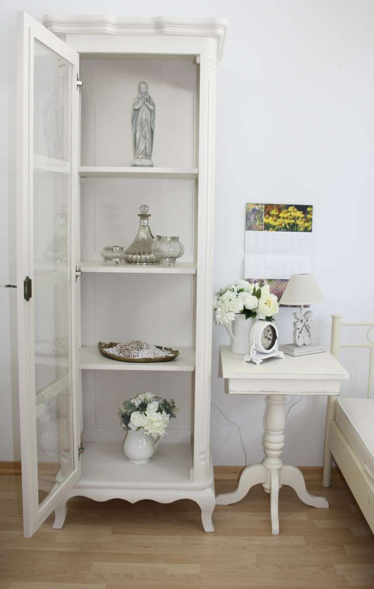 schmale Vitrine, Glasvitrine, 3-seitig verglast, Chippendale-Stil