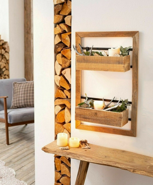 Wandregal Blumenkasten oder Kräuterkasten , naturbelassenes Holz in rustikalem Design