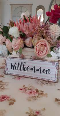 Tischdekoration kleines Blumengesteck Gesteck ROSE in EFEU Handarbeit |  landhauswelt.de