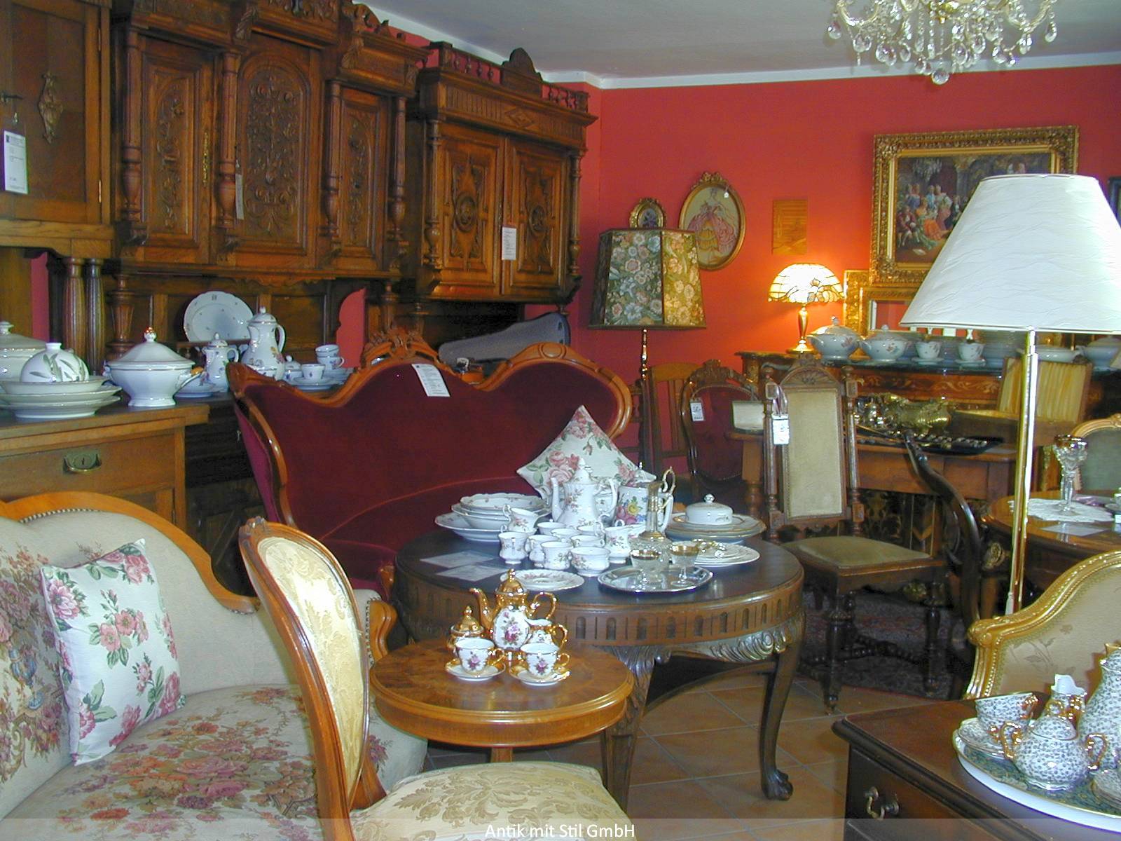 Foto eines früheren Ausstellungsraums der Antik mit Stil GmbH